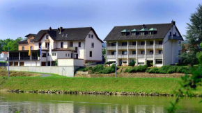  Hotel Straubs Schöne Aussicht  Клингенберг-На-Майне